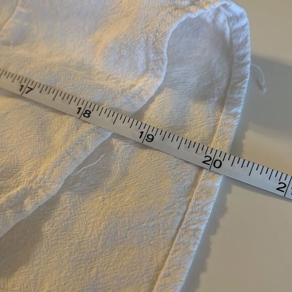 𝅺urban Romantics white mid length sleeves V-neck button front loop waist SZ M - Picture 9 of 9